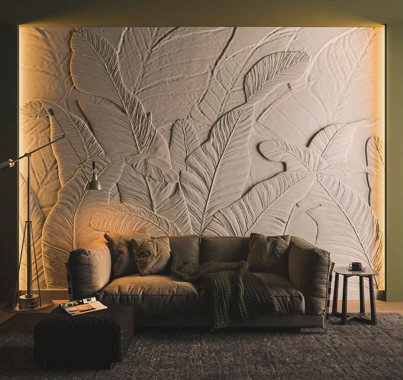 Salon avec grand bas-relief de feuillage blanc rétroéclairé