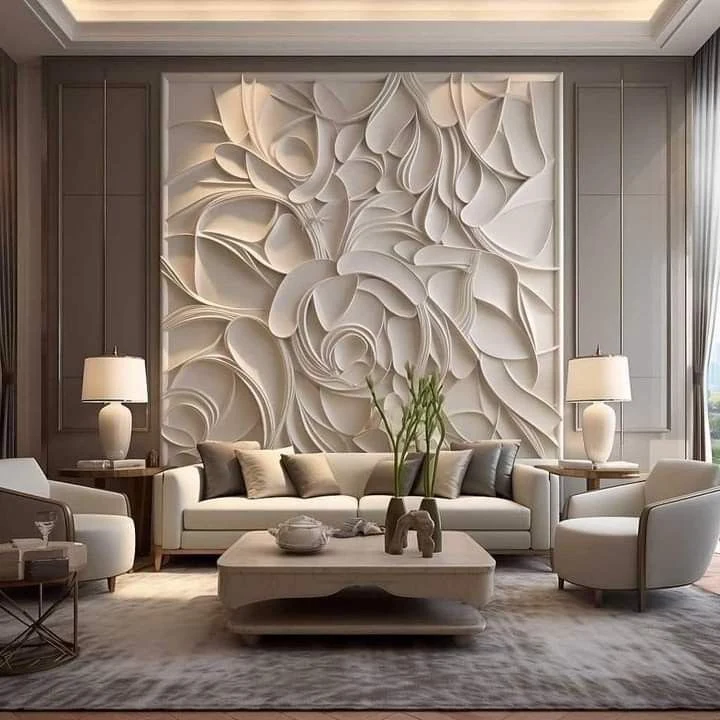 Salon avec grand panneau mural blanc aux pétales sculptés