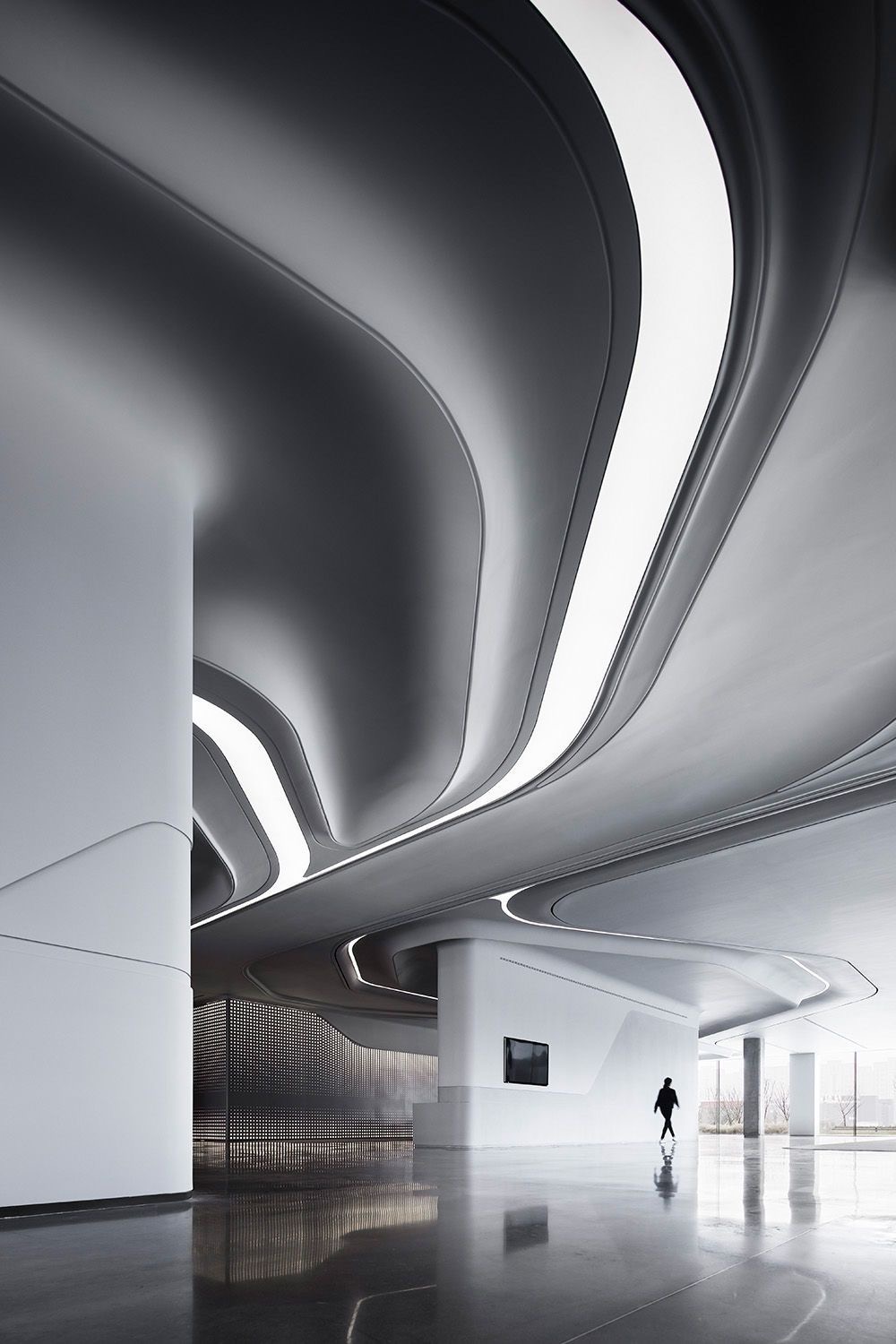 Architecture intérieure contemporaine aux lignes sculpturales