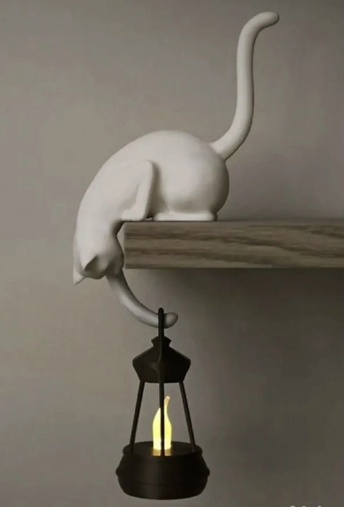 Lampe sculpturale en forme de chat blanc tenant une lanterne