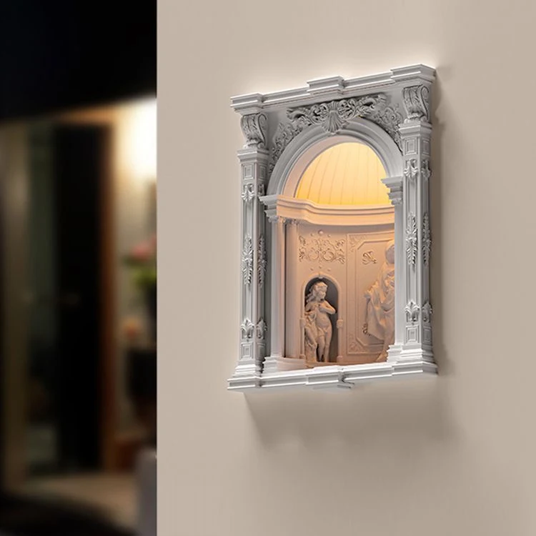Applique en niche classique avec colonnes et sculptures