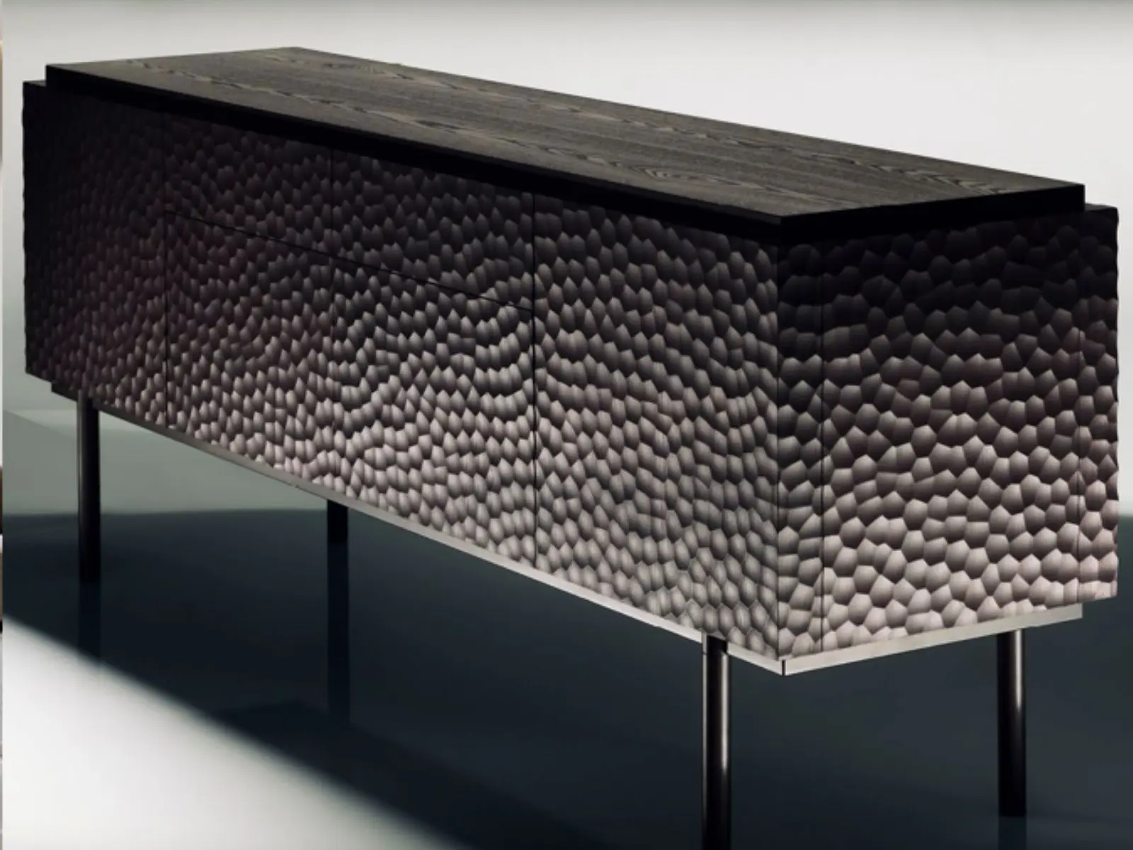 Buffet graphique en bois sombre